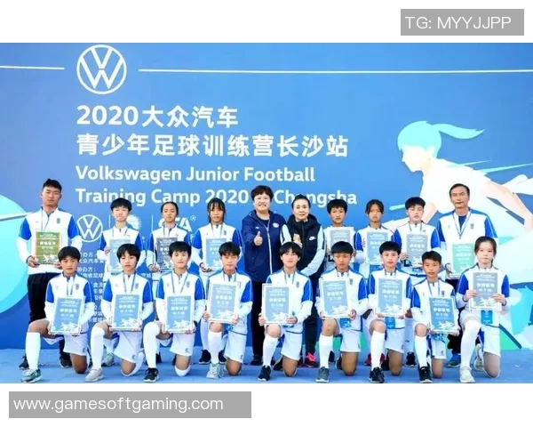 与心目中的足球明星亲密接触的梦想之旅