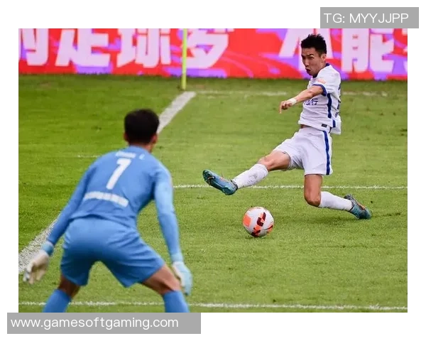 深圳足球队防守反击策略的得失分析与未来展望 深圳足球队防守反击策略的得失分析与未来展望